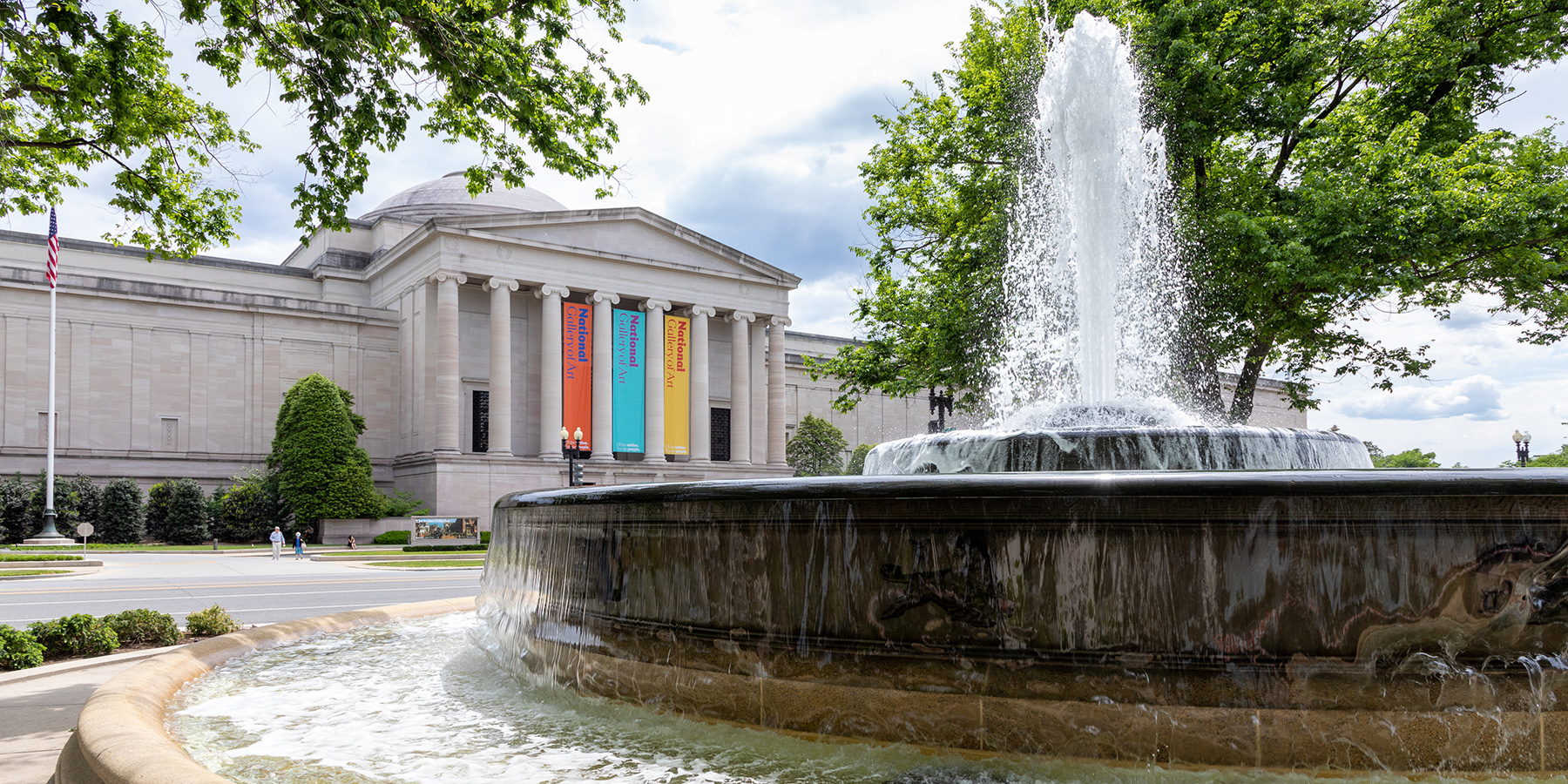 The Andrew W. Mellon Memorial Fountain with the West Building in the background.